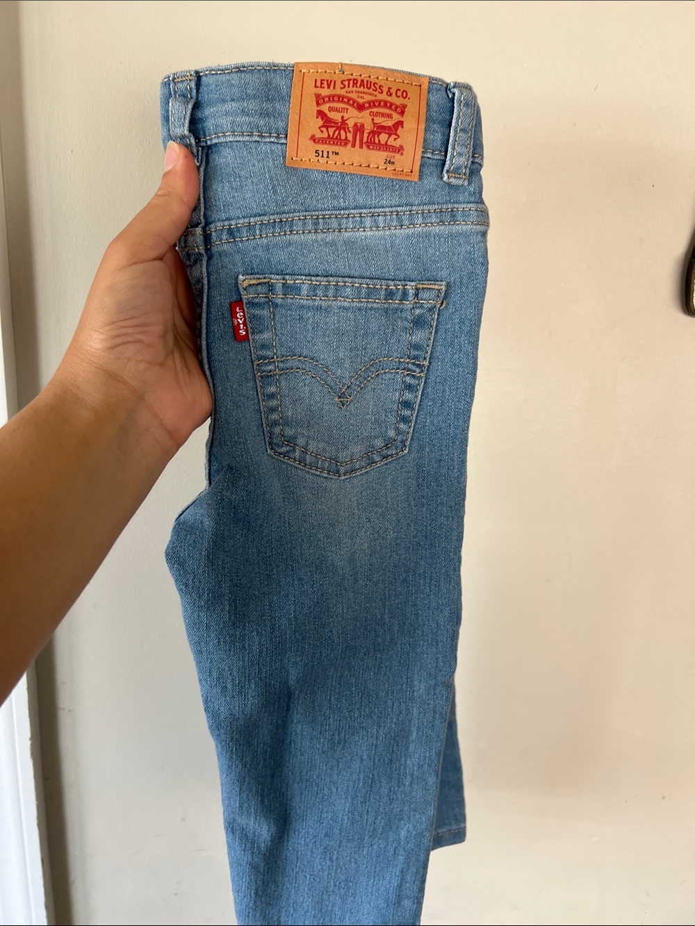 Levi's Medium Blue Denim Jeans with Red Tab - Picture 1 of 2